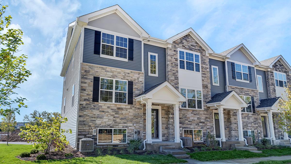 1313 Foxglove Dr., Bartlett, IL 60103