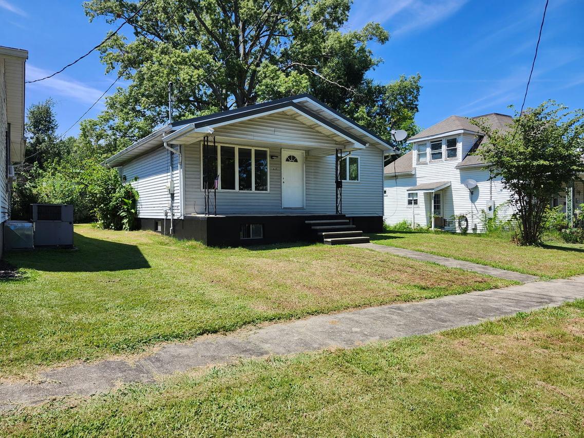 609 S Ledford St., Harrisburg, IL 62946