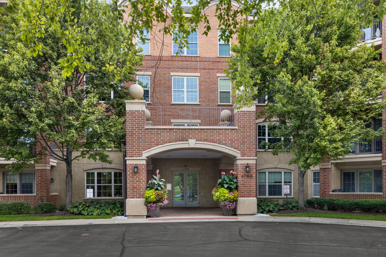 2700 Summit Dr. #309, Glenview, IL 60025