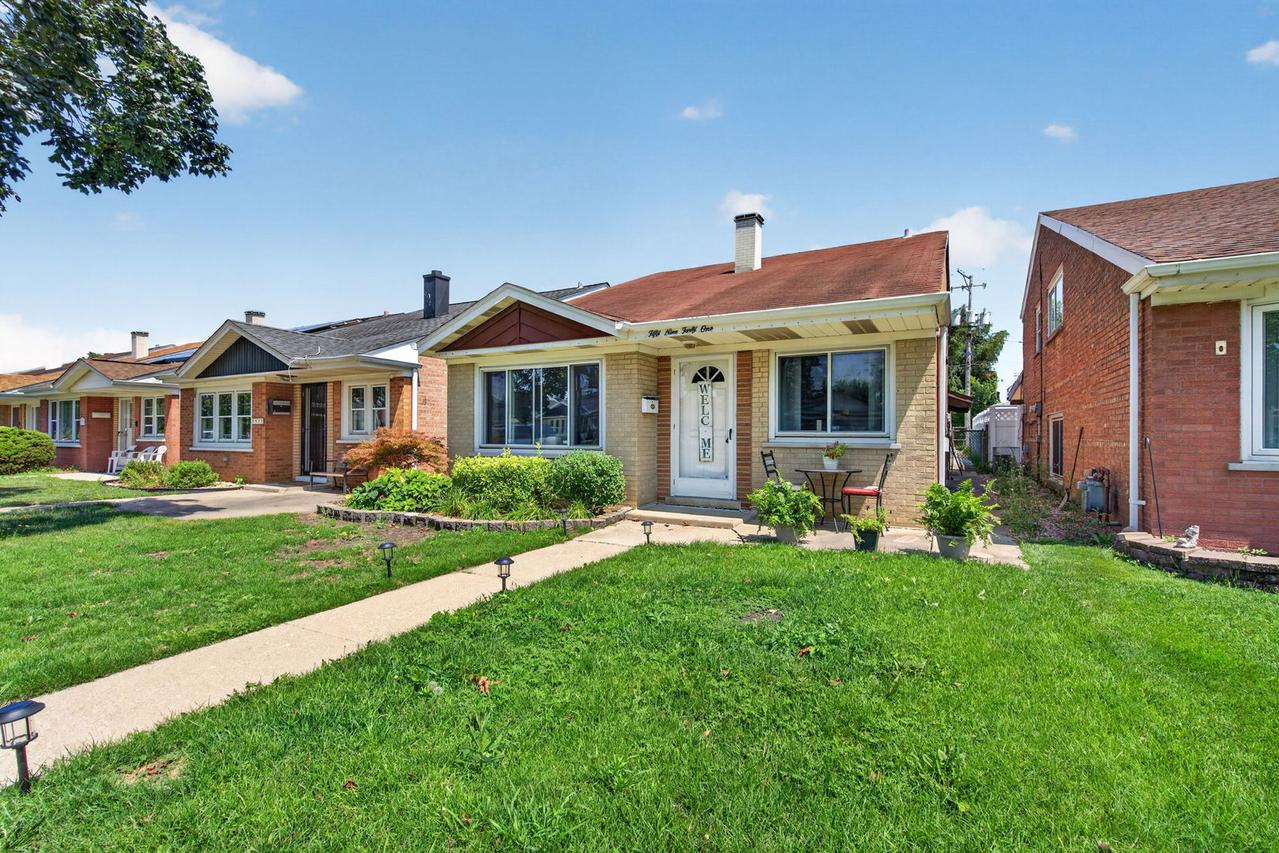 5941 S Parkside Ave., Chicago, IL 60638