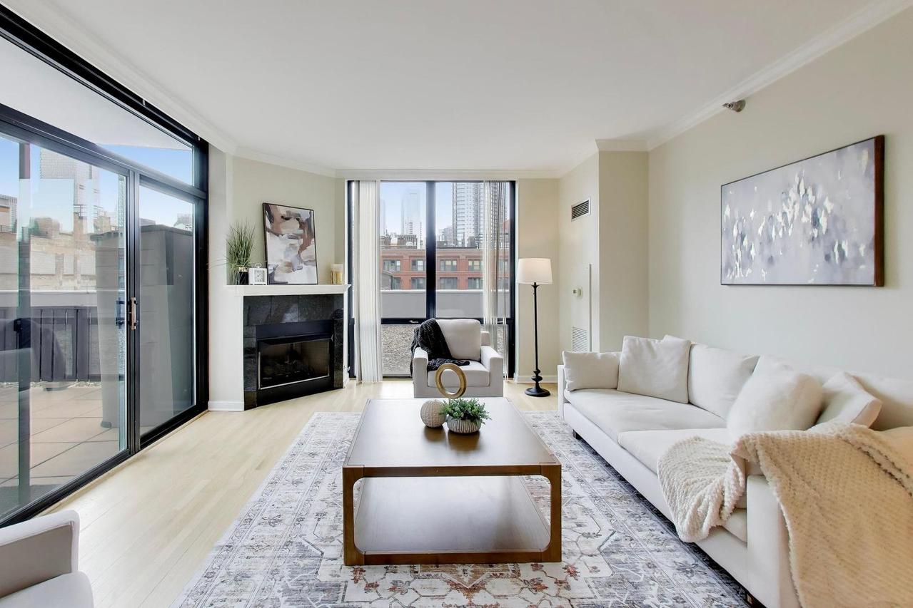 435 W Erie St. #701, Chicago, IL 60654