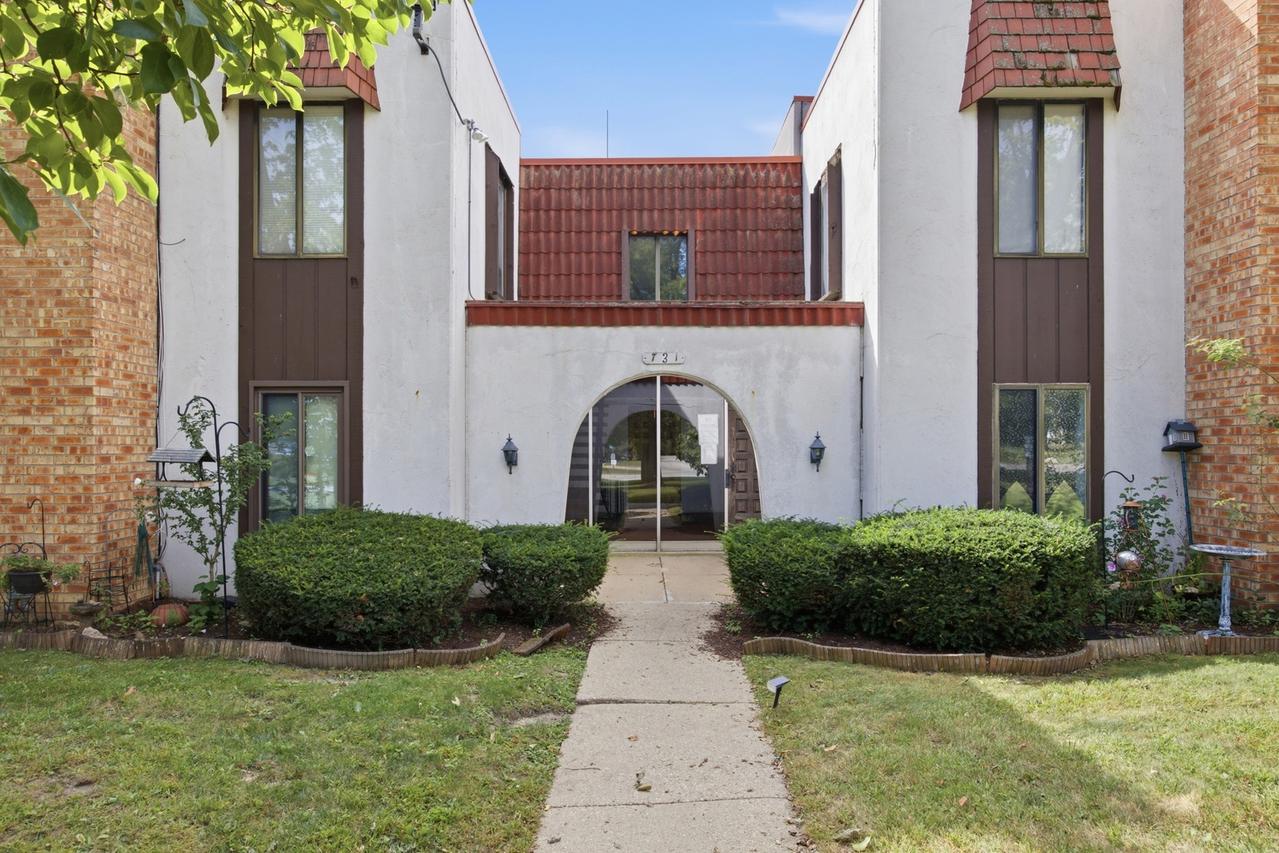 731 E Fullerton Ave. #204, Glendale Heights, IL 60139
