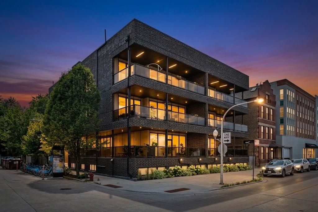 2324 N Winchester Ave. #102, Chicago, IL 60614