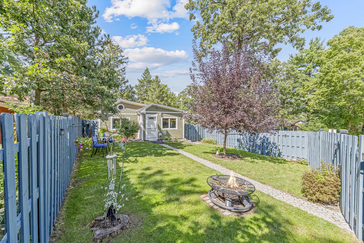 31 S Holly Ave., Fox Lake, IL 60020