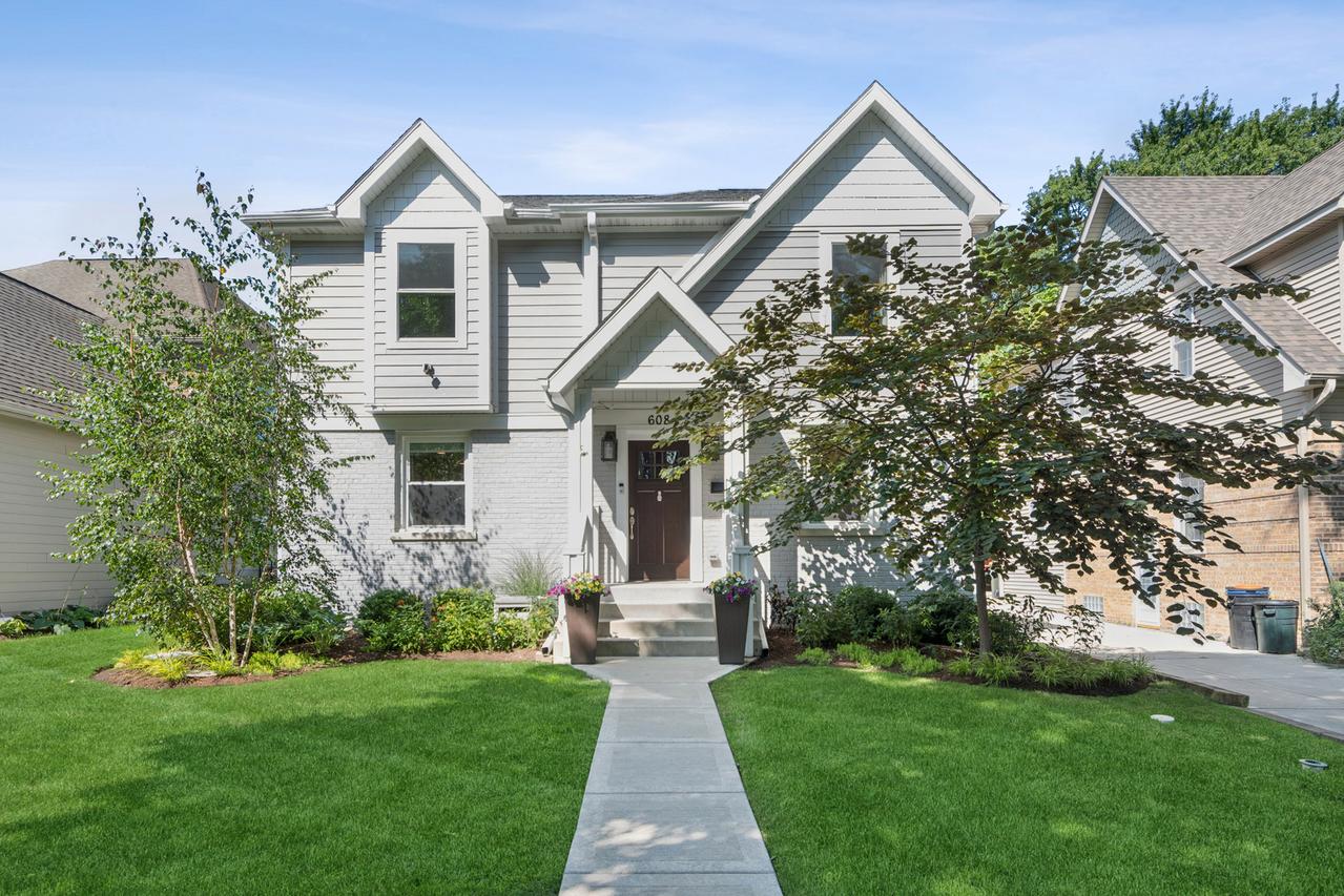 608 7th Ave., La Grange, IL 60525