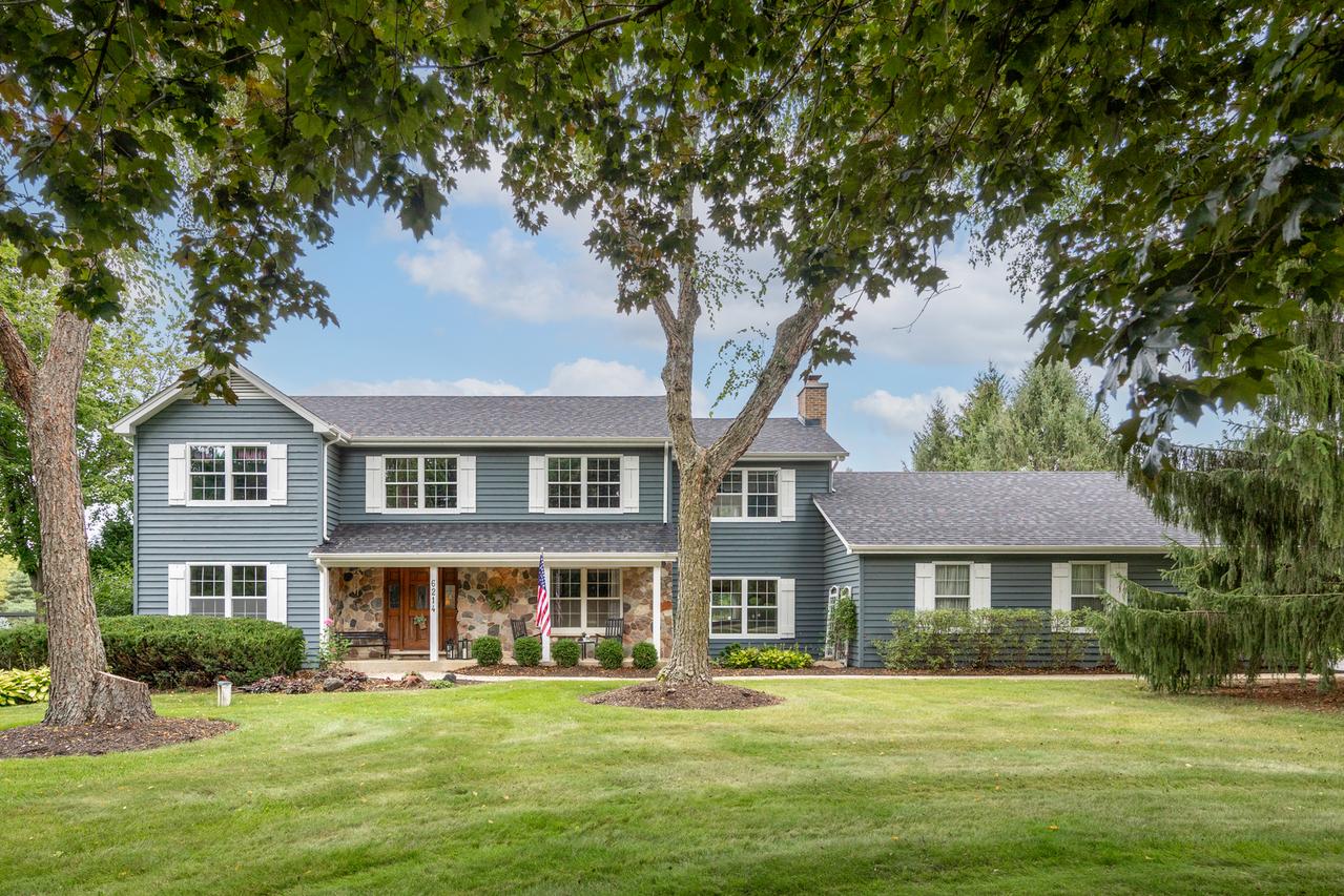 6214 N Wyndwood Dr., Crystal Lake, IL 60014