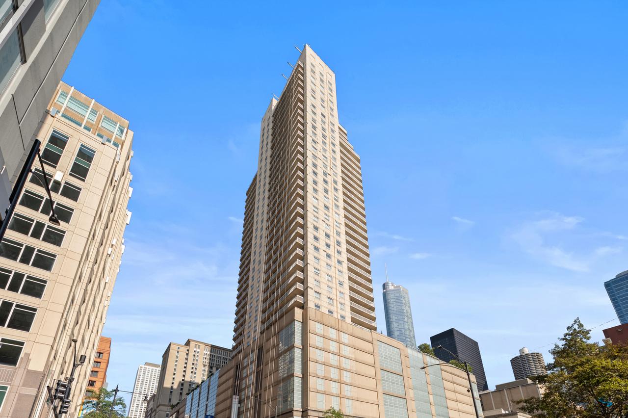 545 N Dearborn St. #3301, Chicago, IL 60654