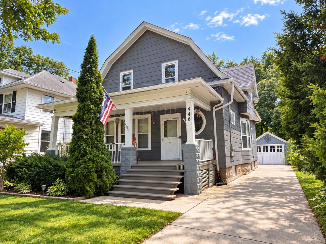 448 Grand Ave., Aurora, IL 60506