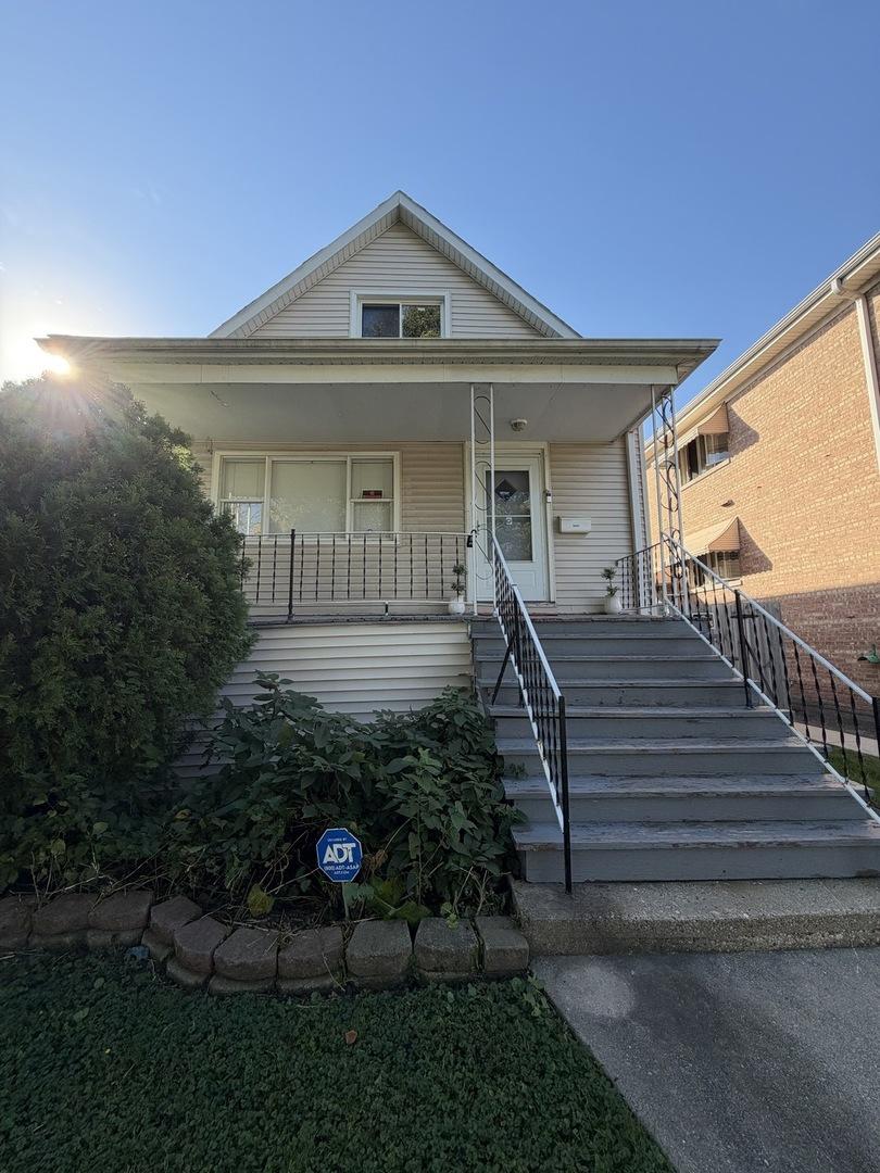 5452 N Luna Ave., Chicago, IL 60630
