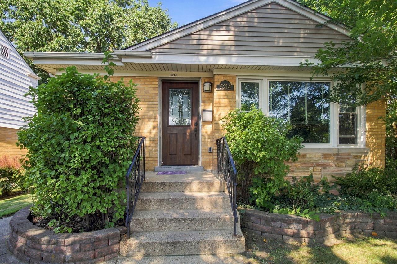 5214 Enfield Ave., Skokie, IL 60077