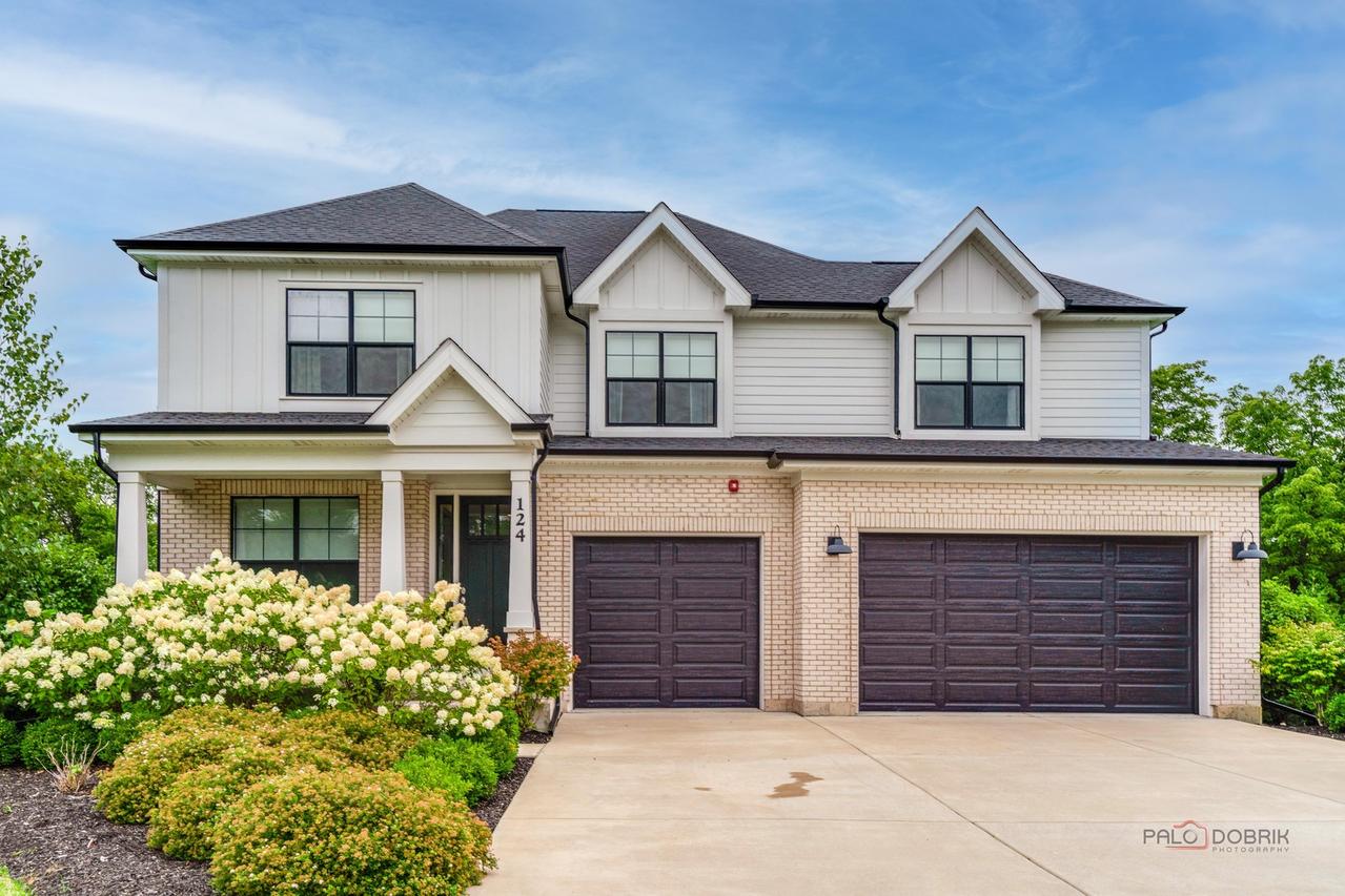124 Lilly Ct., Indian Creek, IL 60061