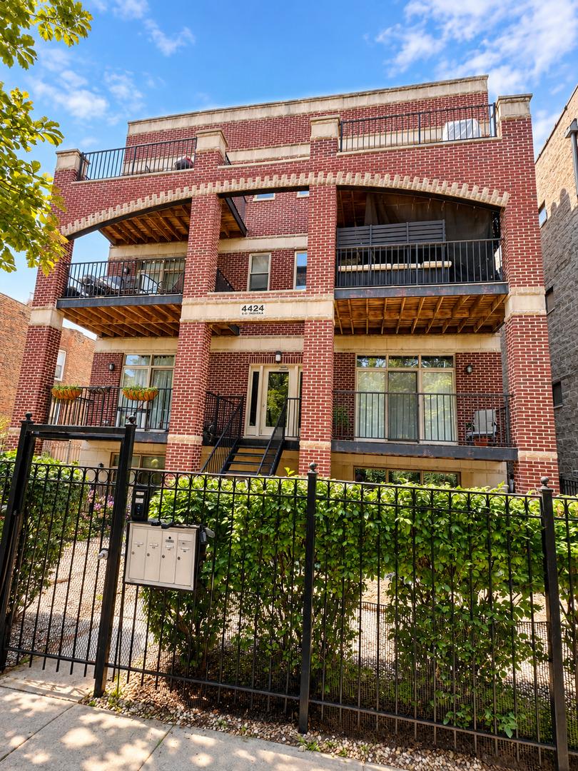4424 S Indiana Ave. #1N, Chicago, IL 60653