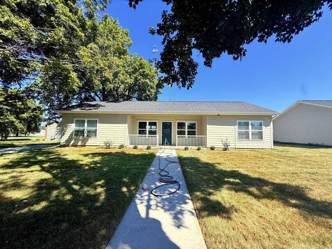 304 Elm St., Mclean, IL 61754