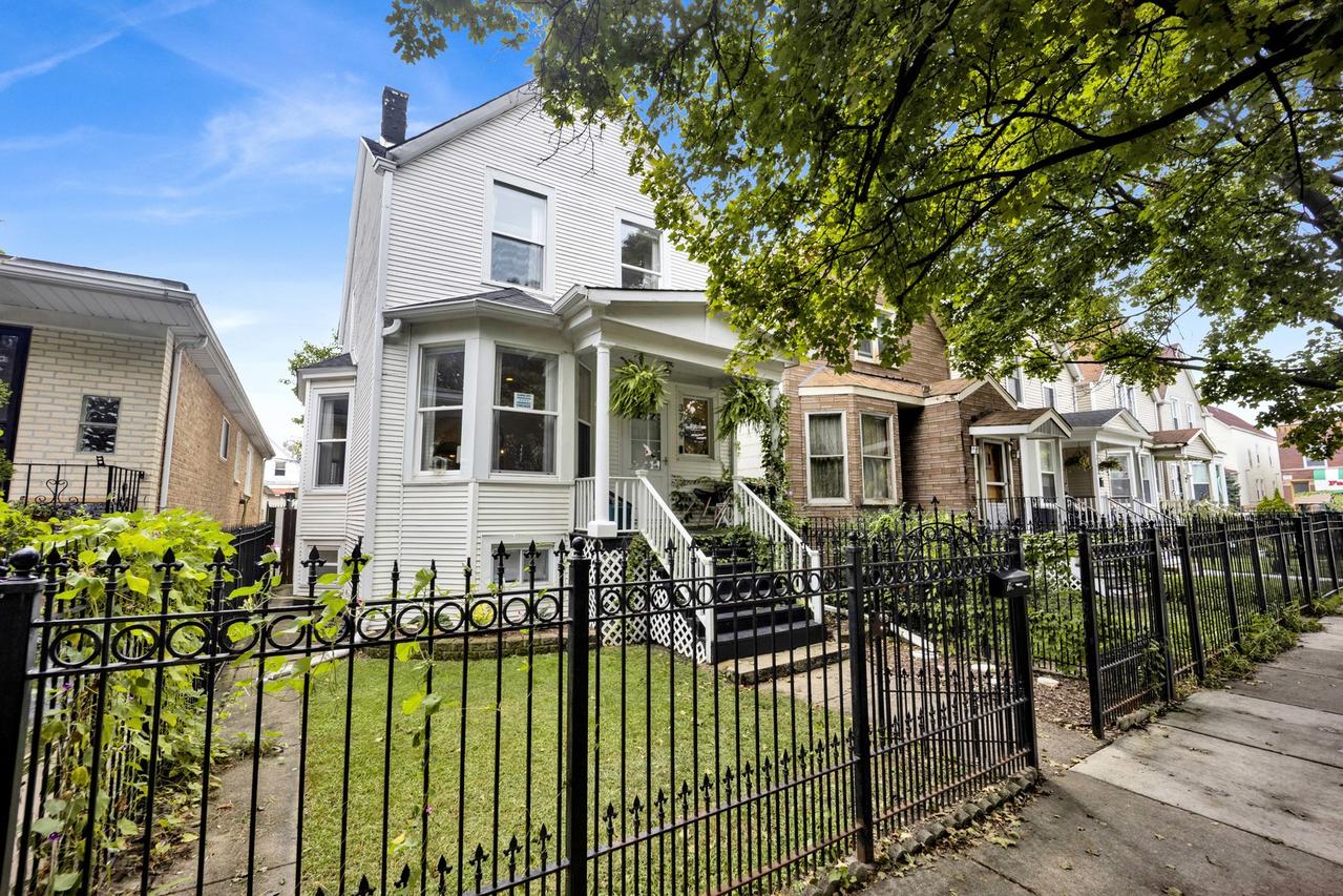 3749 W Palmer St., Chicago, IL 60647