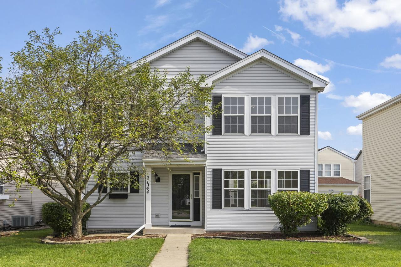 21544 Essex Dr., Crest Hill, IL 60403