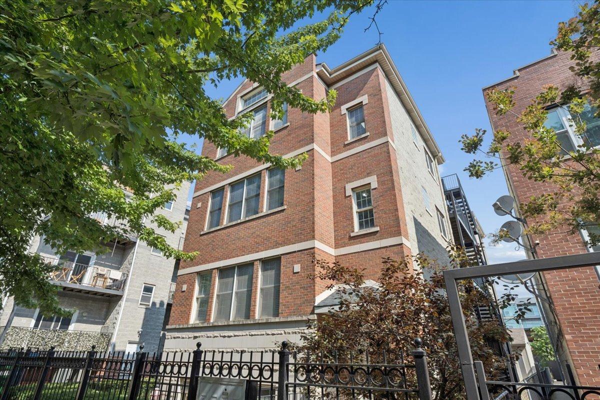 2446 W Homer St. #4, Chicago, IL 60647