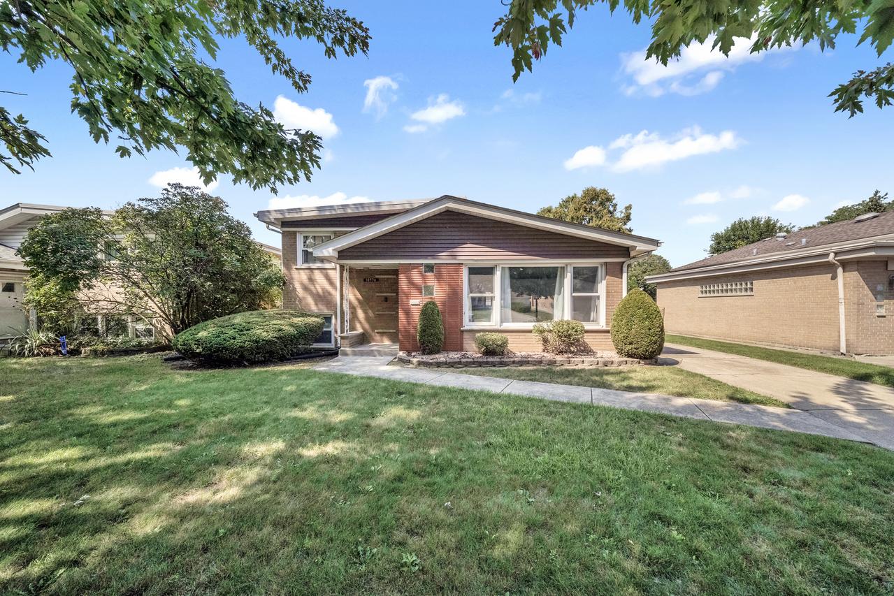 10536 S Kostner Ave., Oak Lawn, IL 60453