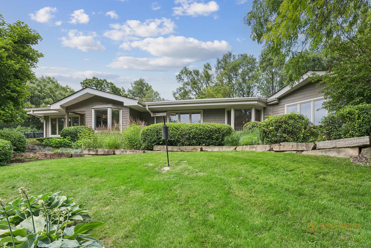 501 Lakepoint Dr., Barrington, IL 60010