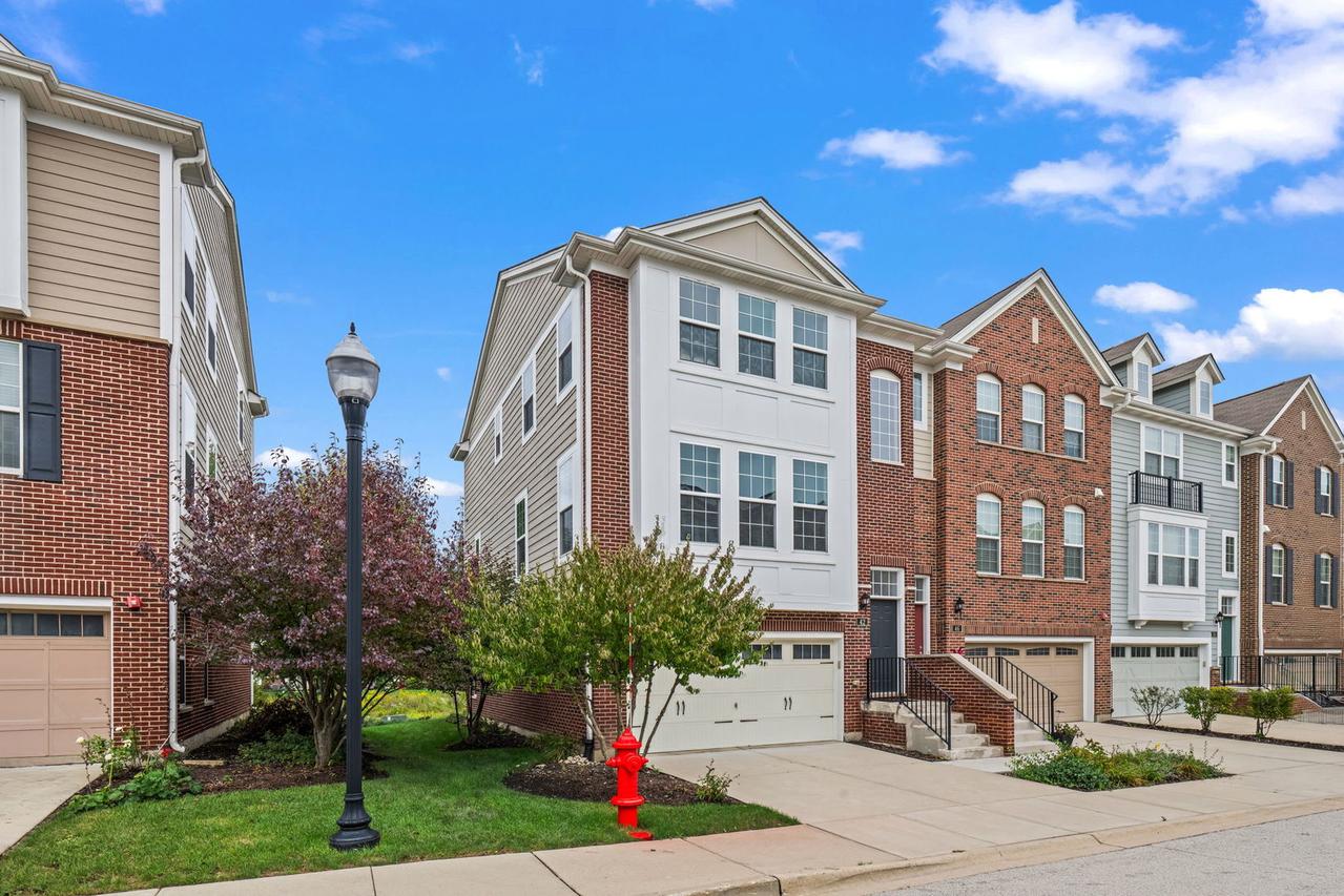 42 Marcel Ln., Schaumburg, IL 60194