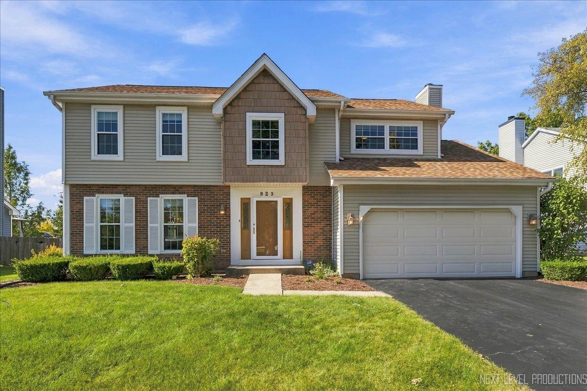 923 Ridge Tr., Carol Stream, IL 60188