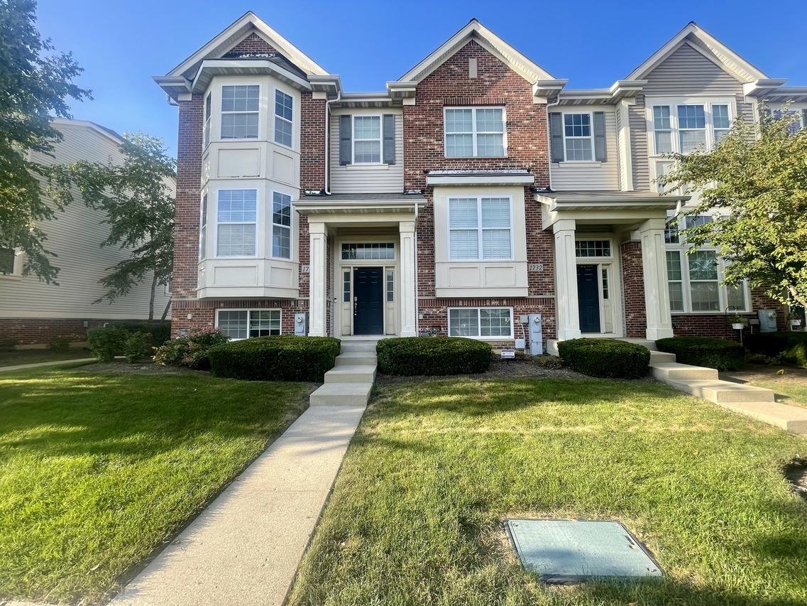 1736 Persimmon St., Hanover Park, IL 60133