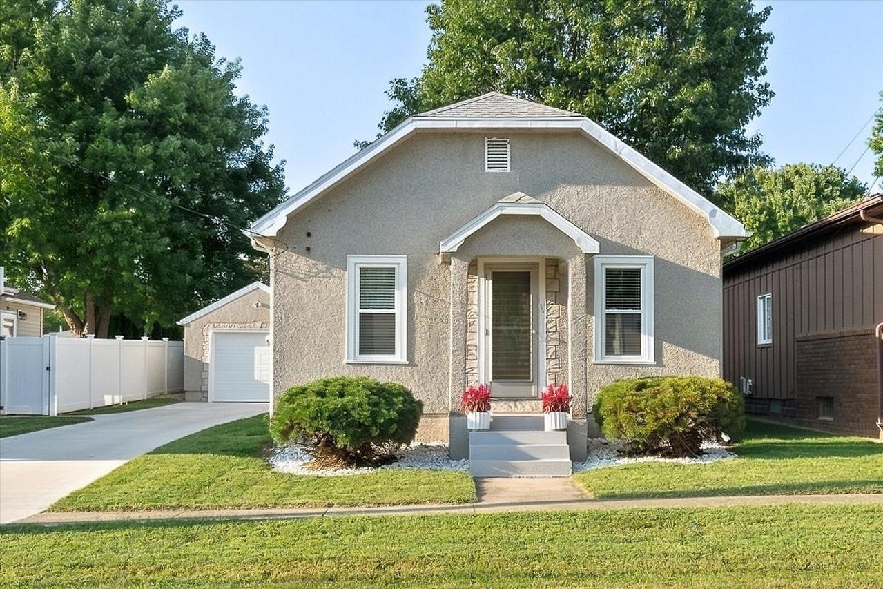 516 Main St., Dalzell, IL 61320