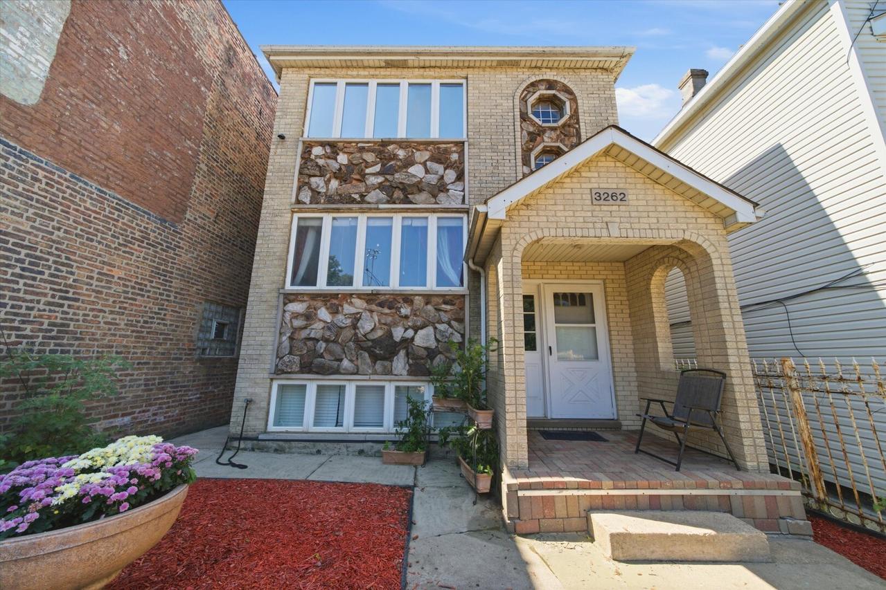 3262 N Elston Ave., Chicago, IL 60618