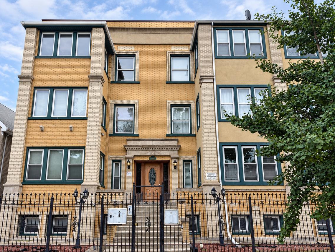 4825 S Prairie Ave. #4, Chicago, IL 60615