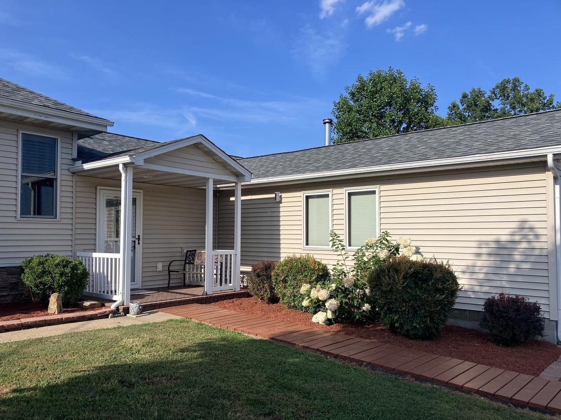 12268 Saraville Rd., Marion, IL 62959