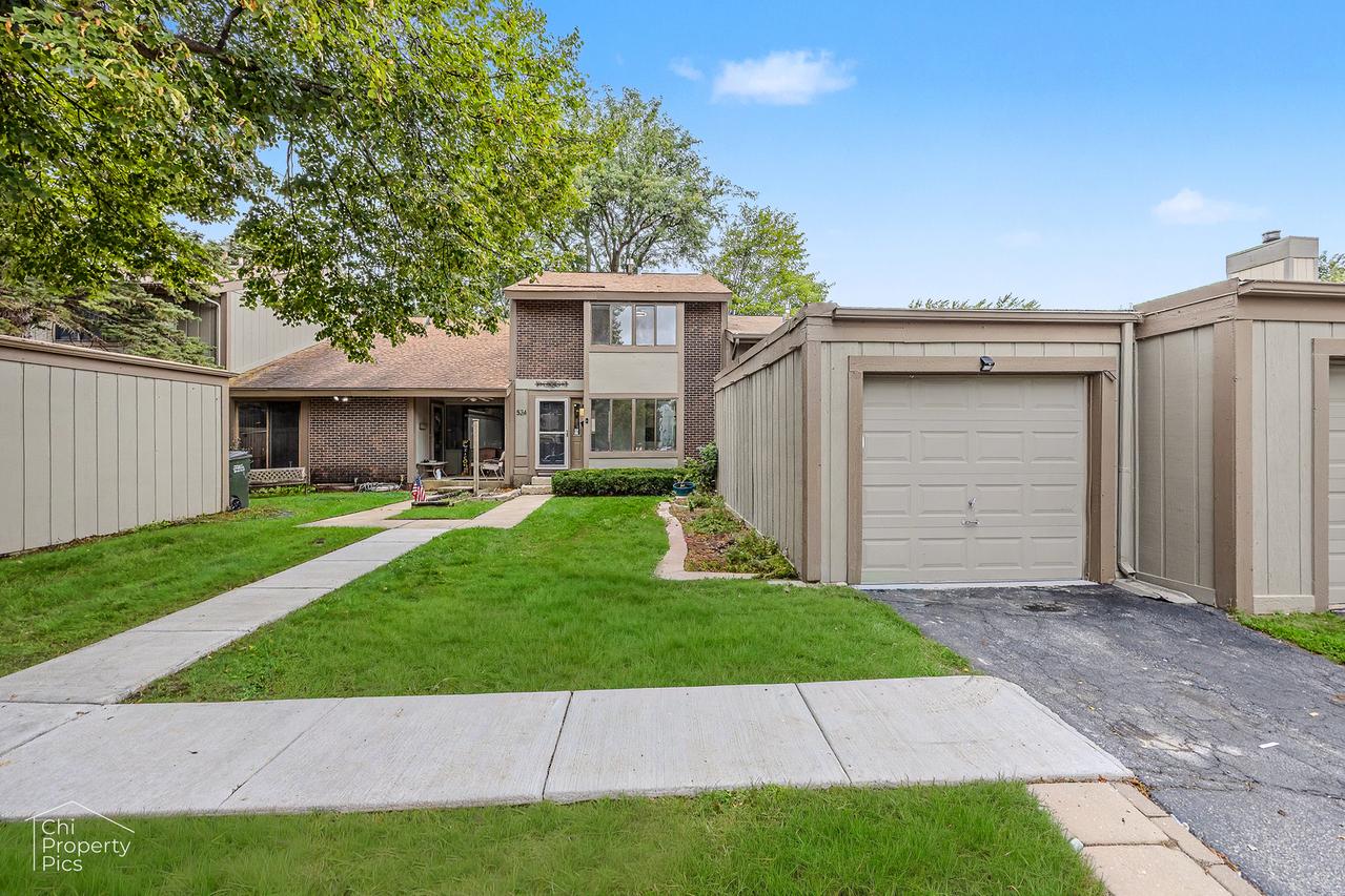 524 Yosemite Ct., Roselle, IL 60172