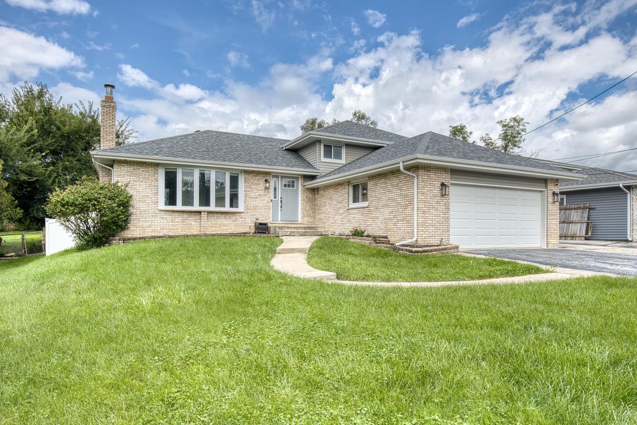 17008 Forest Ave., Oak Forest, IL 60452