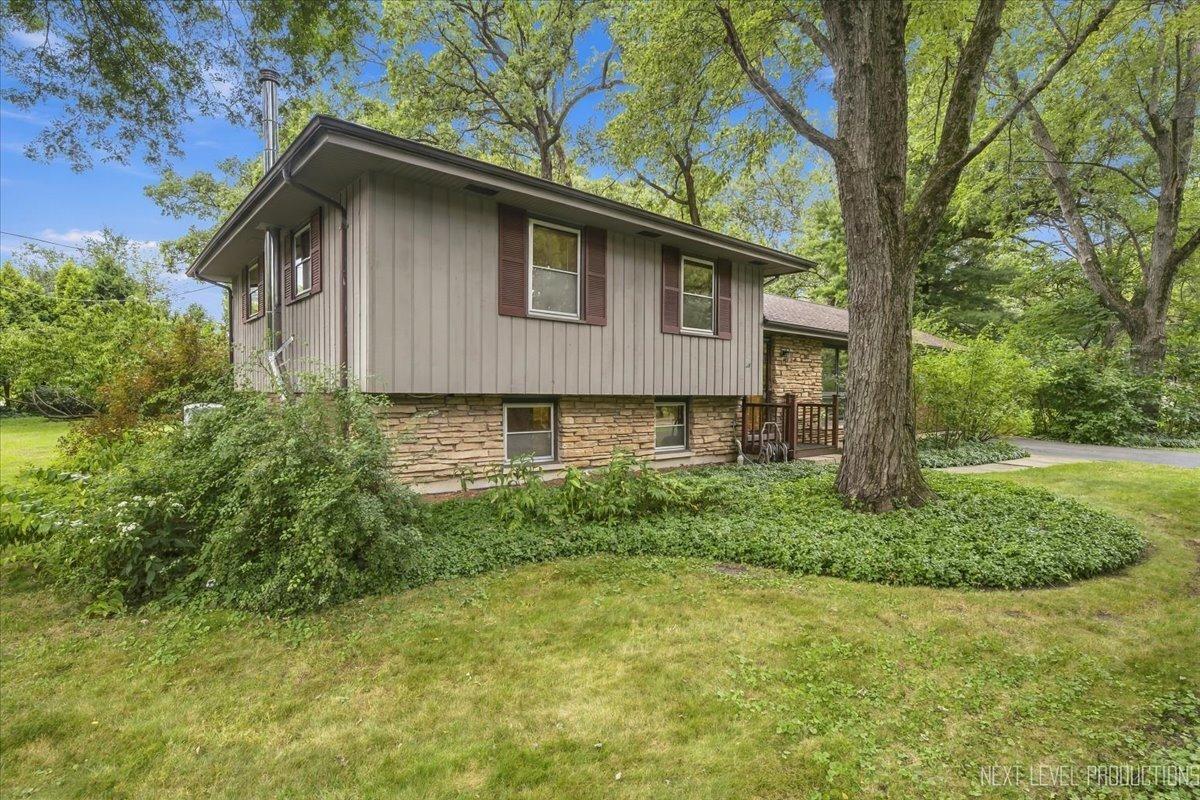 28W041 Elm Dr., West Chicago, IL 60185