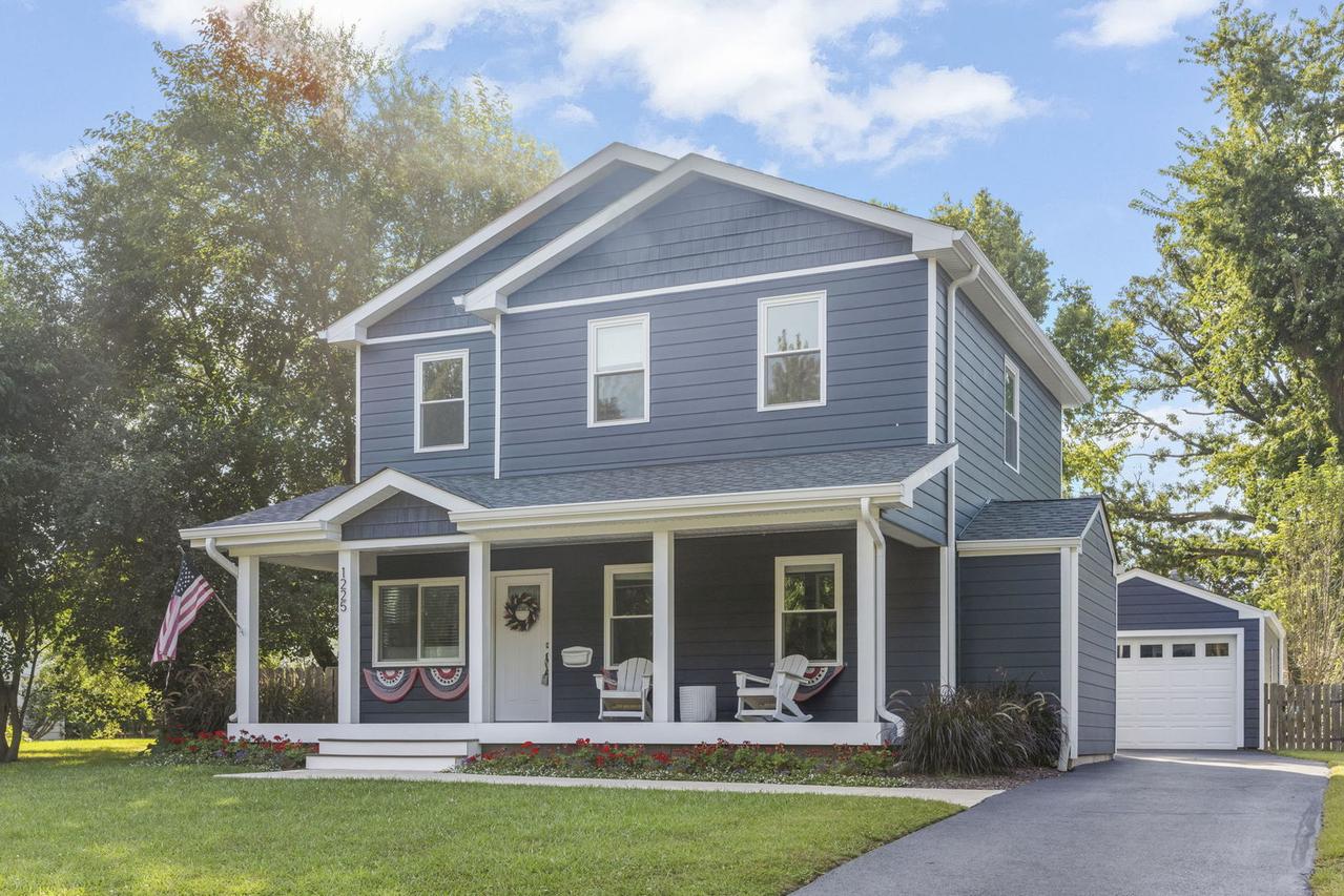 1225 Ash St., St. Charles, IL 60174