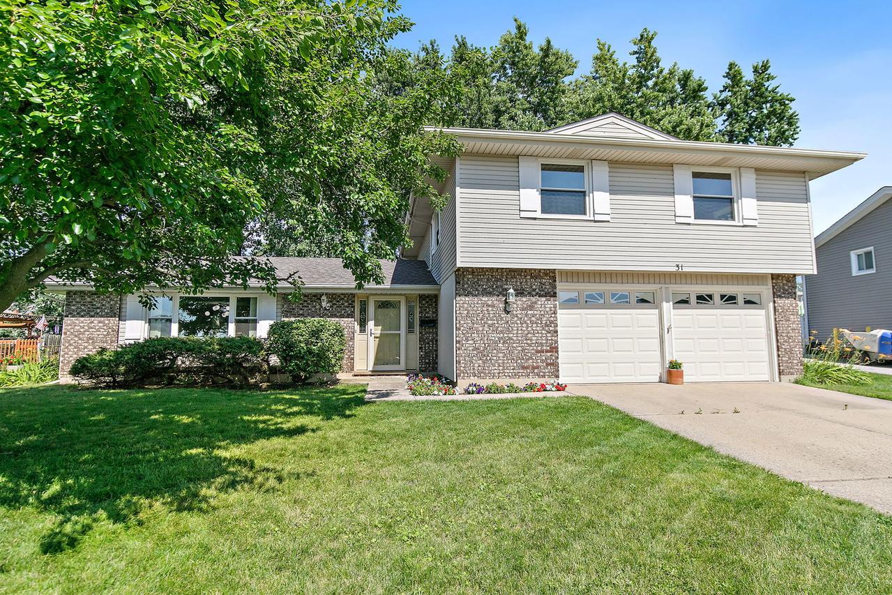 31 S Salem Dr., Schaumburg, IL 60193