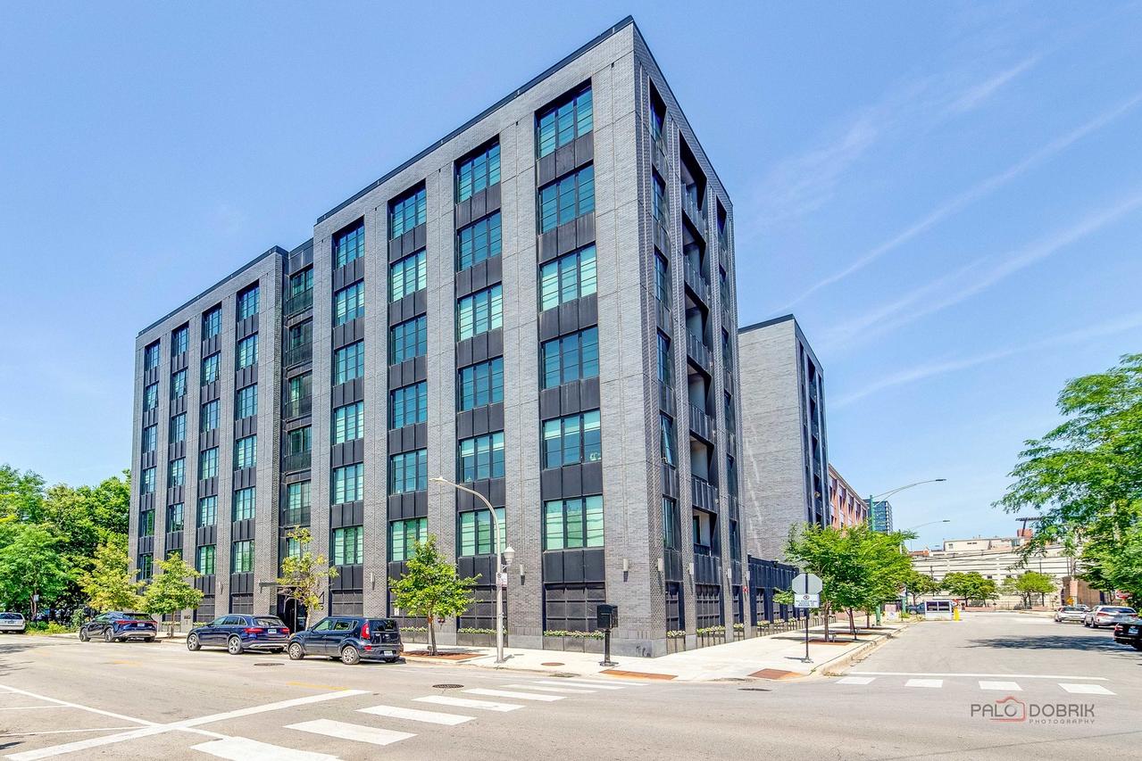 1400 W Monroe St. #5B, Chicago, IL 60607