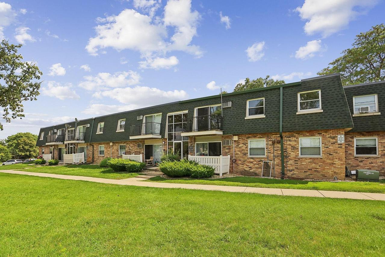 8427 W 99th Ter. #35-311, Palos Hills, IL 60465