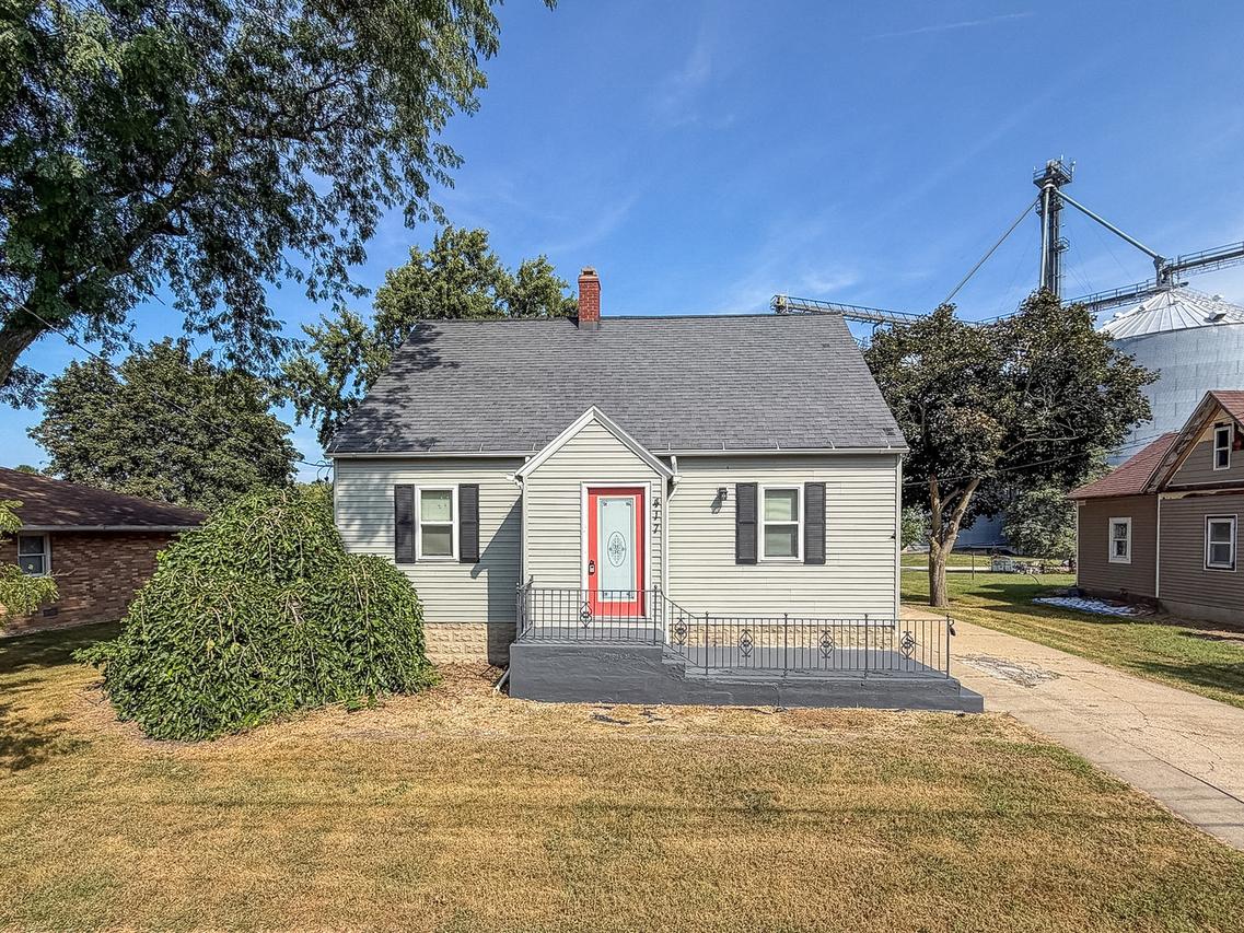 417 W Garfield Ave., Cissna Park, IL 60924