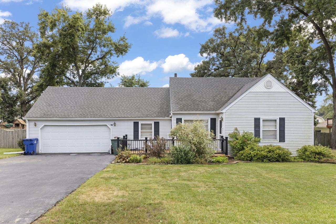 136 Ash St., New Lenox, IL 60451