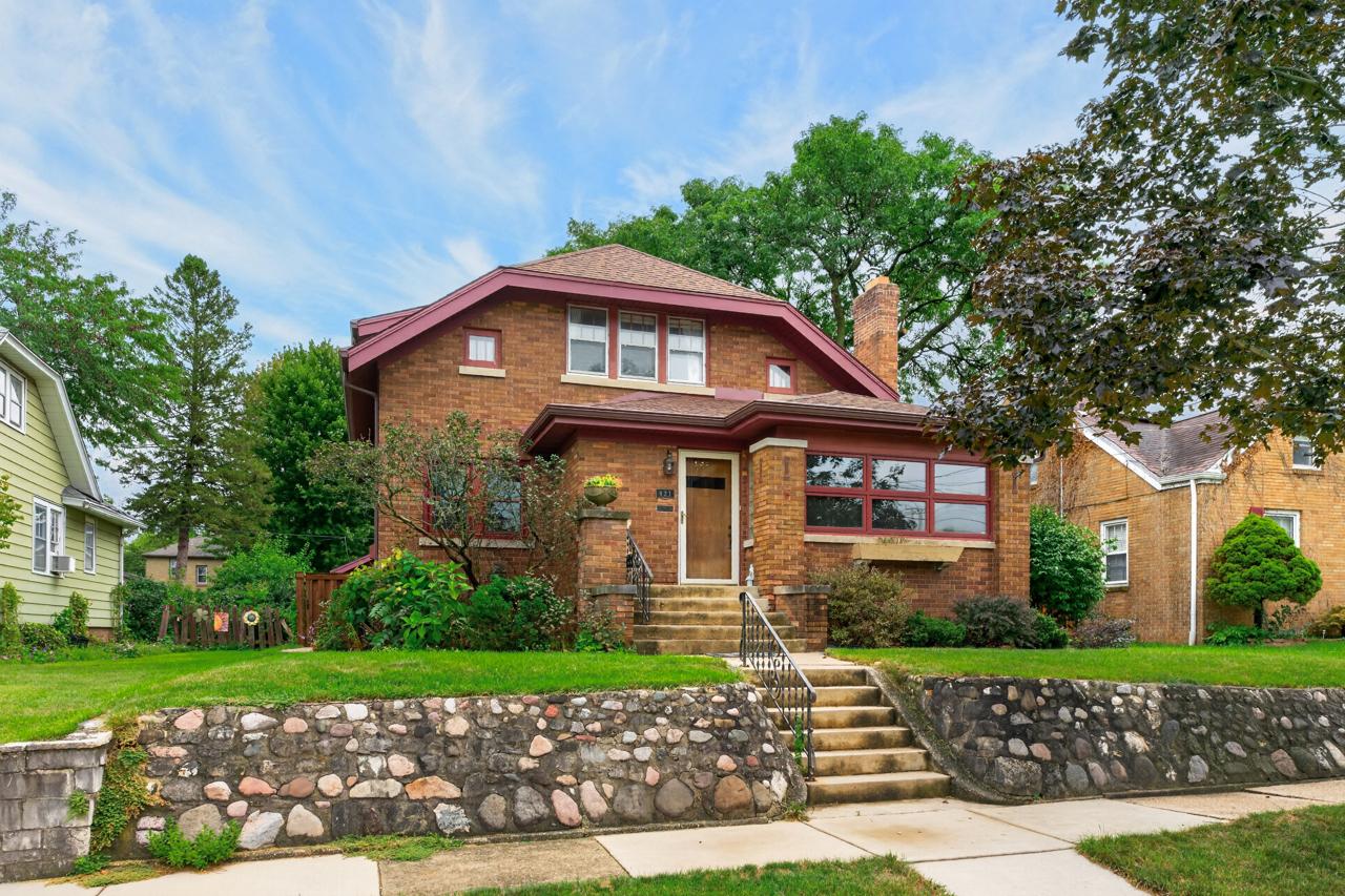 421 Welty Ave., Rockford, IL 61107