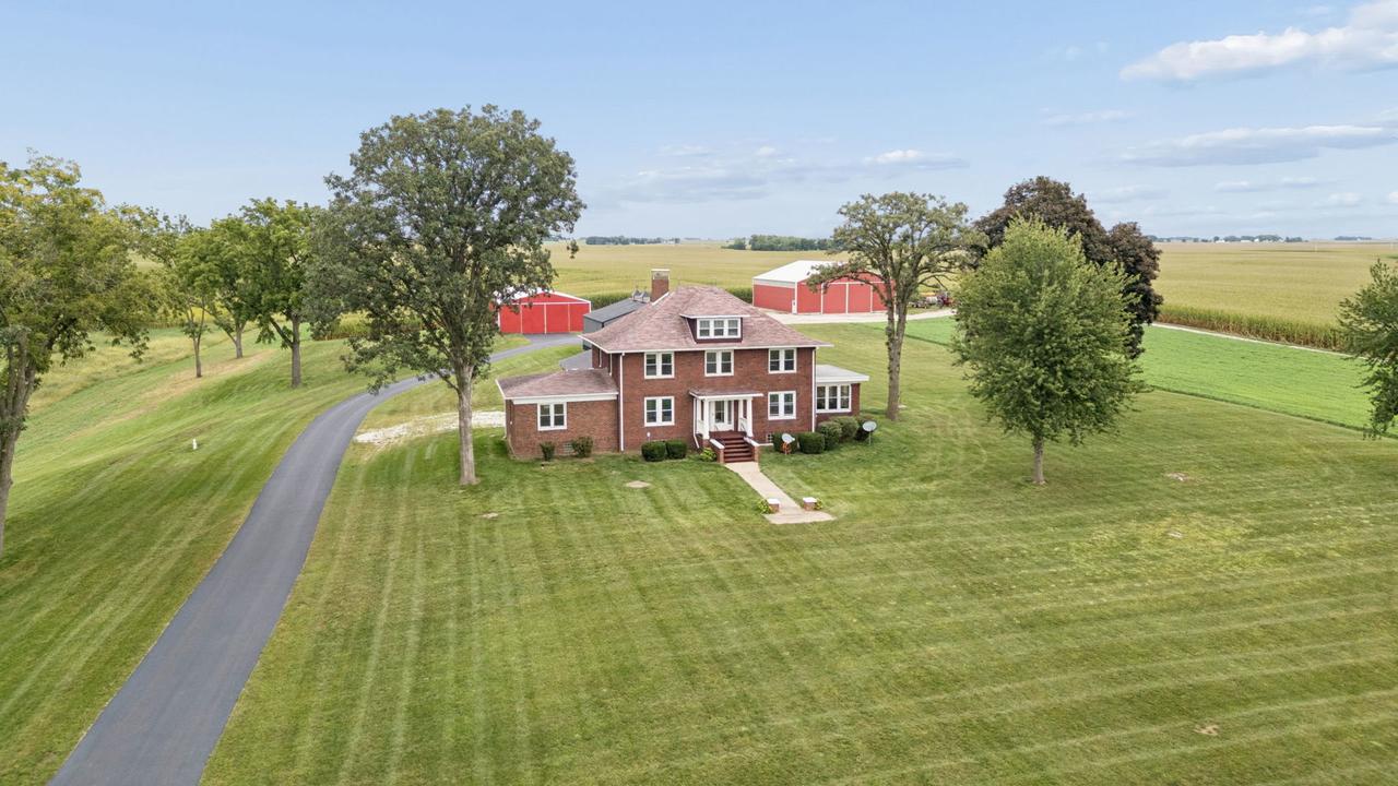 751 N 3150 Rd., Utica, IL 61373