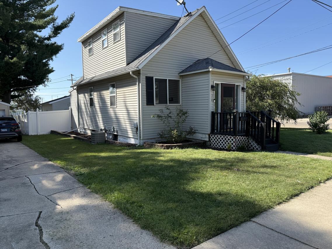 334 N 14th St., Rochelle, IL 61068