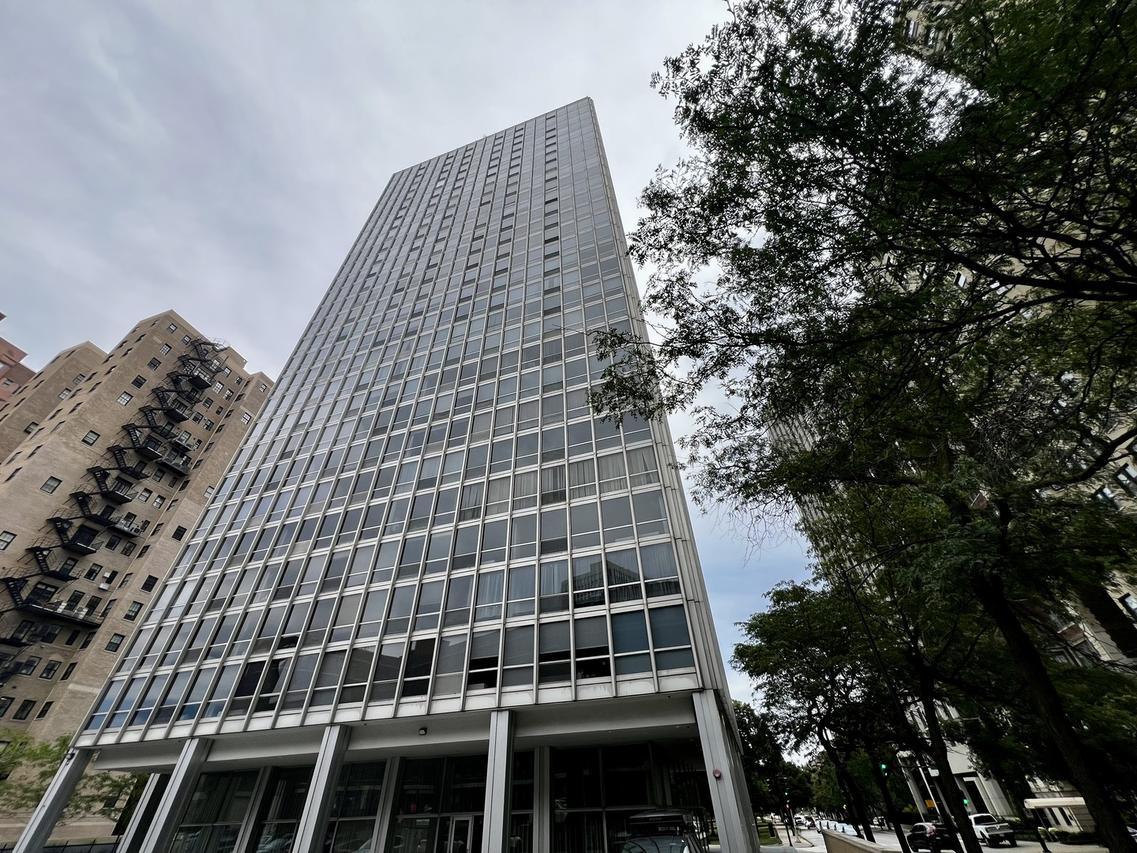 2400 N Lakeview Ave. #1007, Chicago, IL 60614