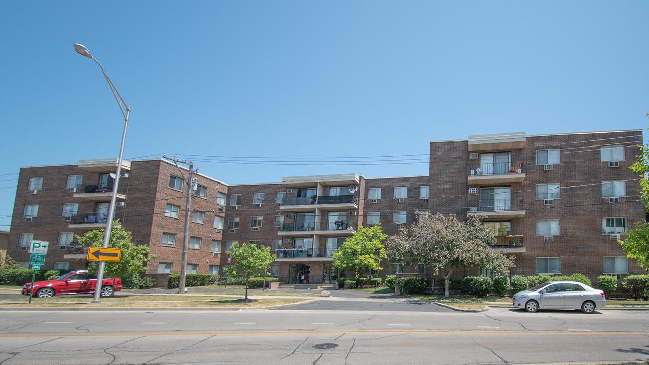 9445 Kenton Ave. #406, Skokie, IL 60076