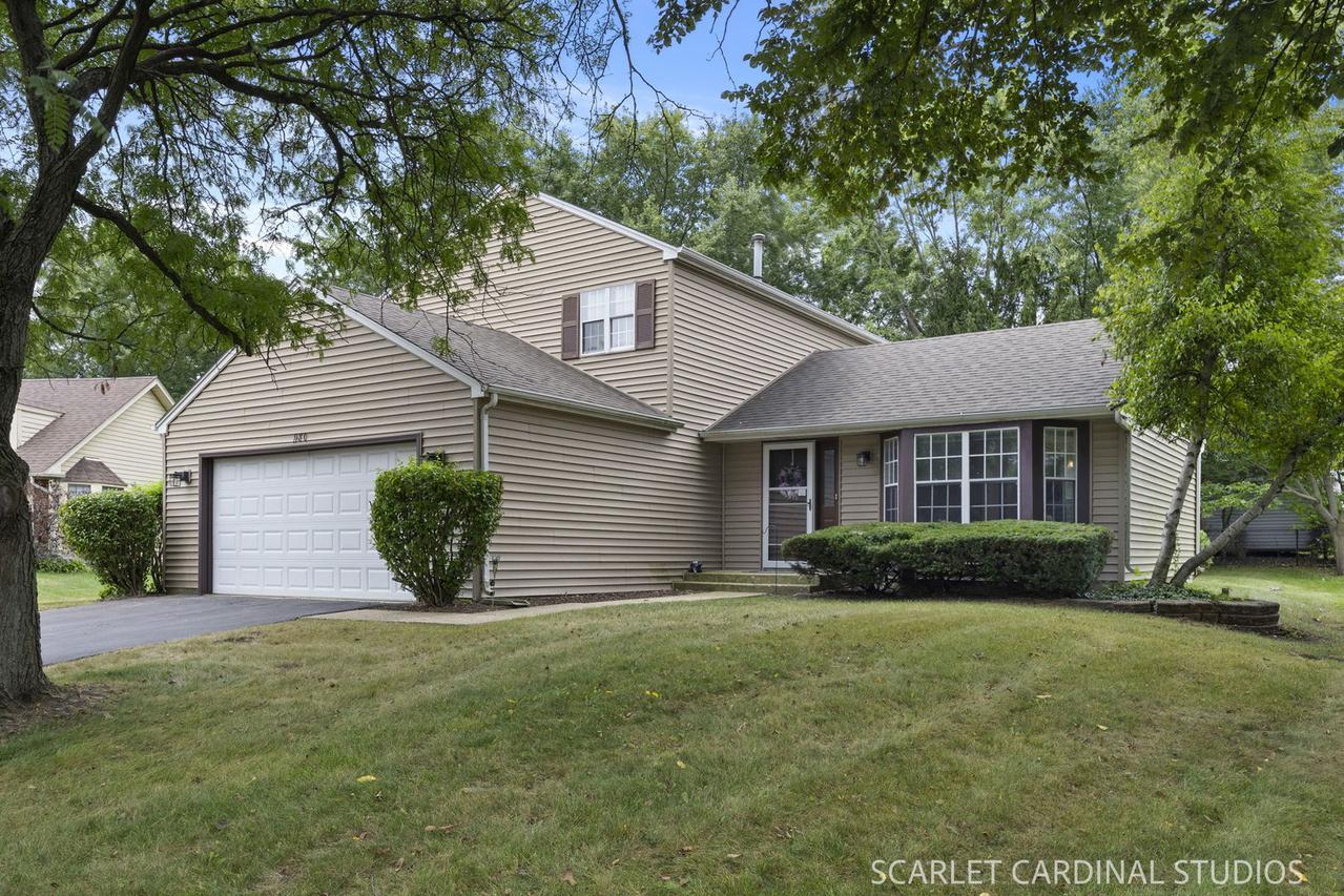 980 Oakland Ln., Aurora, IL 60504