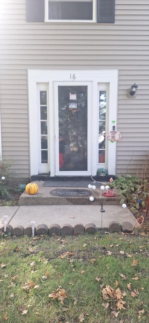 16 Forest Ln., Cary, IL 60013