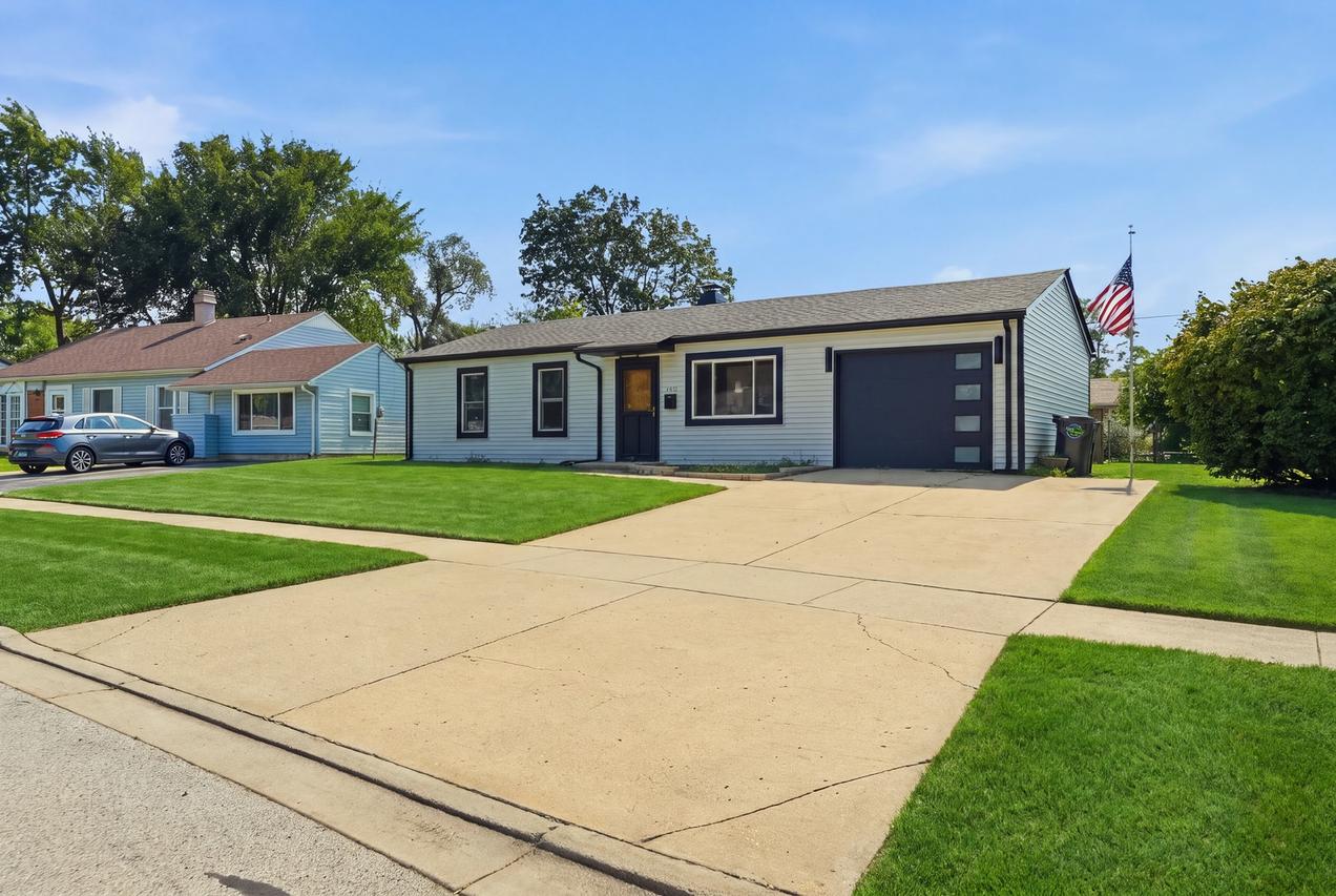 916 Mulberry Ln., Streamwood, IL 60107