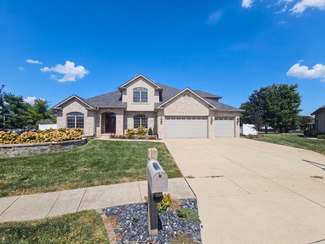 1923 Lakewood Ct., Chatham, IL 62629