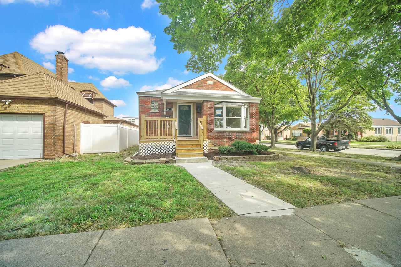 8425 S Homan Ave., Chicago, IL 60652