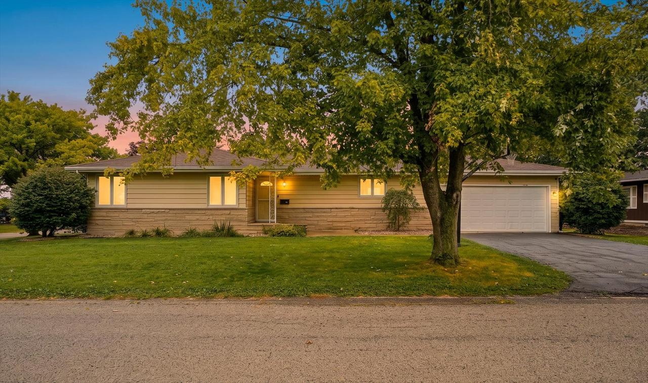 702 Wilson Ave., Hoopeston, IL 60942