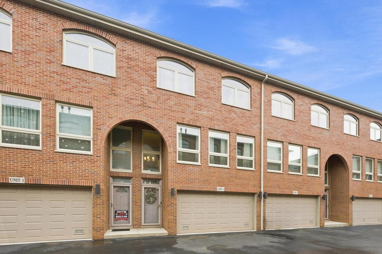6451 S New England Ave. #4, Chicago, IL 60638